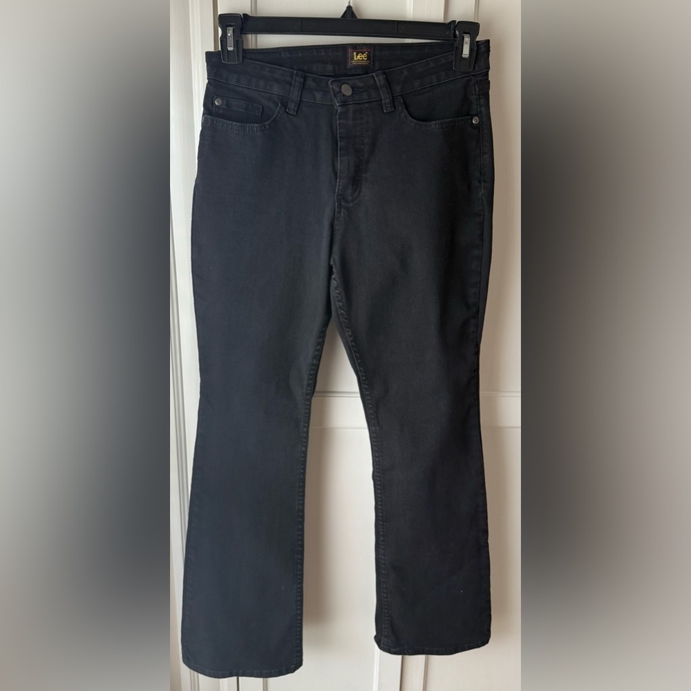 Lee Black Flare Leg Jeans Size 6 – Stylish & Versatile, Excellent Condition - Picture 1 of 5